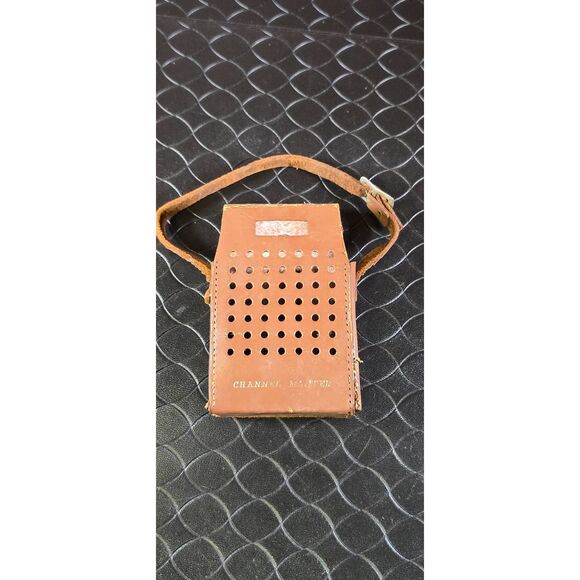 Vintage Channel Master 6 Transistor AM Radio - Picture 8 of 15